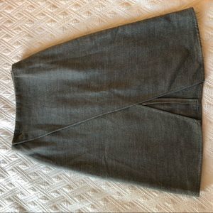 Asymmetrical work skirt